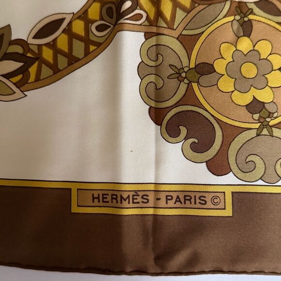Hermes Carre 90 Cendrillon Silk Scarf. Brown, Gold, Green. - Picture 8 of 9